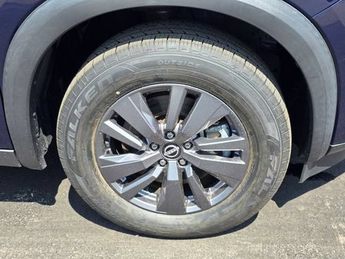 Used 2022 Nissan Pathfinder SV AWD/4WD image 6