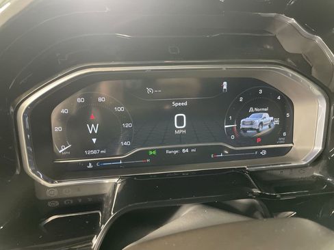 Used 2025 GMC Sierra 1500 SLT w/ SLT Premium Plus Package image 12