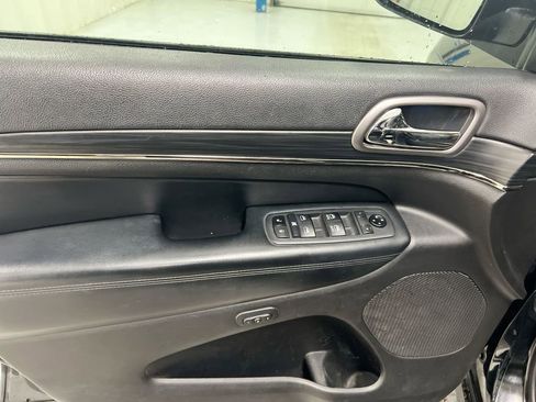 Used 2020 Jeep Grand Cherokee Limited X image 22