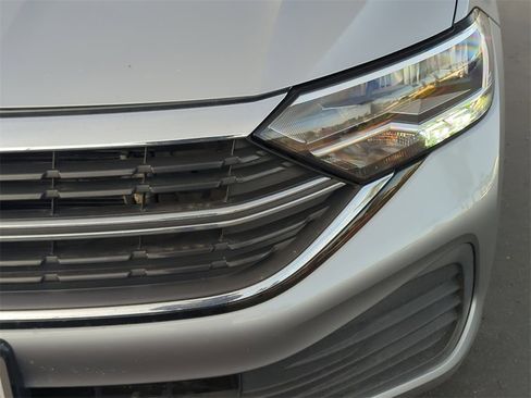 Used 2024 Volkswagen Jetta SE image 13