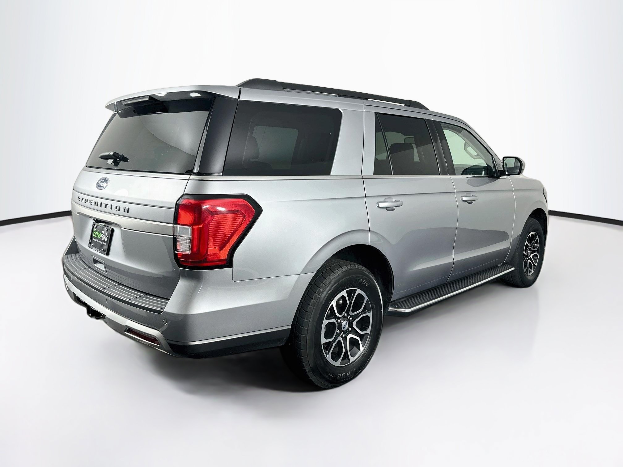 Used 2023 Ford Expedition XLT AWD/4WD image 9