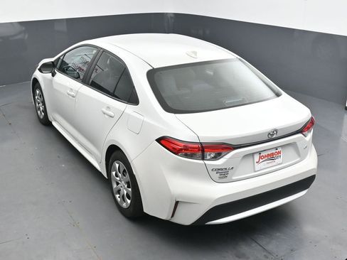 Used 2022 Toyota Corolla LE FWD image 14