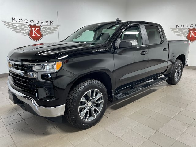 Used 2024 Chevrolet Silverado 1500 LT AWD/4WD image 3