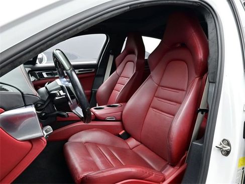 Used 2018 Porsche Panamera 4S image 5