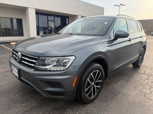 Used 2021 Volkswagen Tiguan SE w/ Panoramic Sunroof Package AWD/4WD image 10