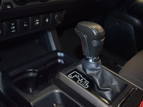 Used 2017 Toyota Tacoma TRD Off-Road image 37