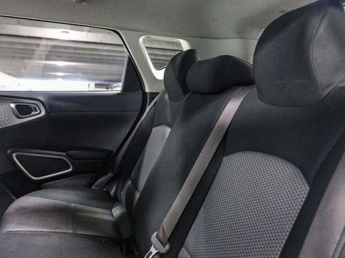 Used 2023 Kia Soul LX FWD image 18