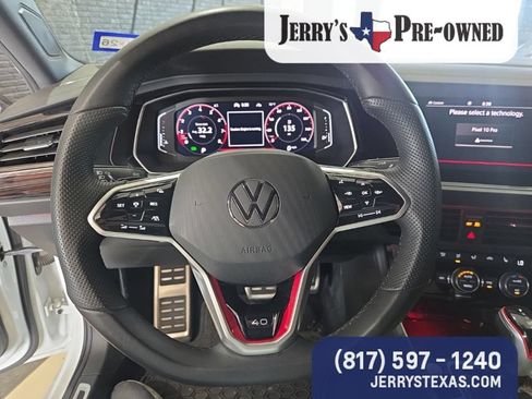 Used 2024 Volkswagen Jetta GLI 40th Anniversary Edition FWD image 13