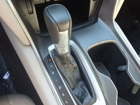 Used 2018 Honda Accord EX image 14