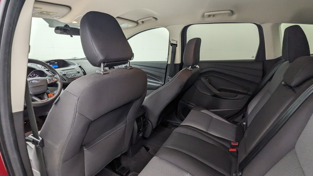 Certified 2018 Ford Escape SE FWD image 33