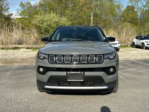 Used 2022 Jeep Compass Limited w/ Sun and Sound Group AWD/4WD image 3