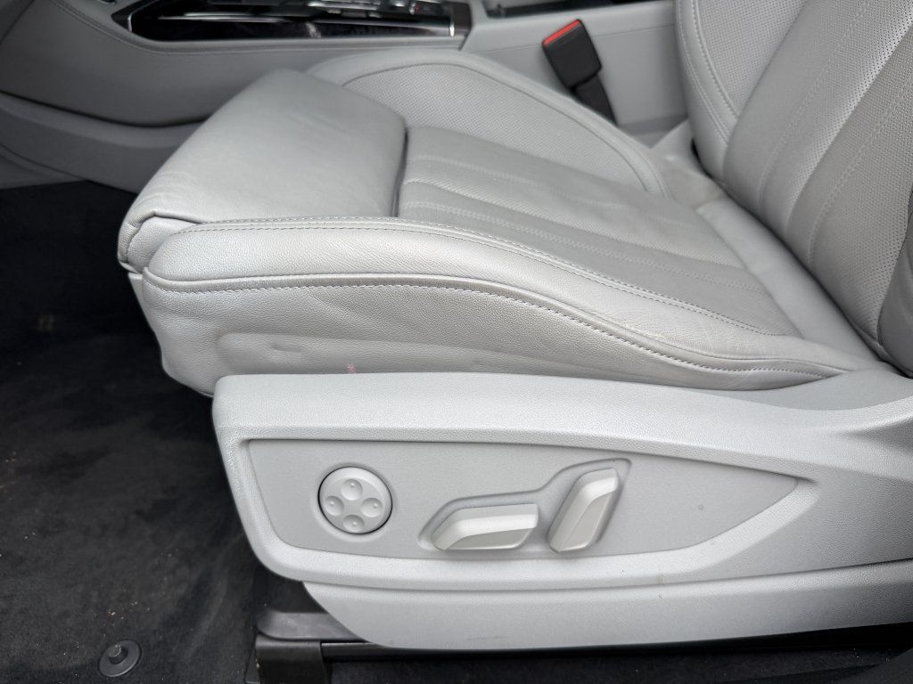 Used 2024 Audi Q5 e Prestige w/ Prestige Package AWD/4WD image 38