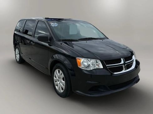 Used 2019 Dodge Grand Caravan SE w/ UConnect Hands-Free Group FWD image 1