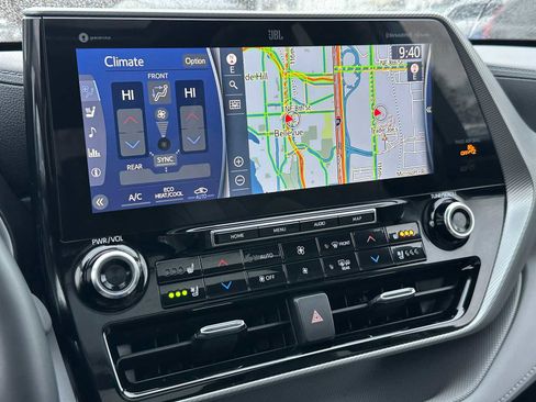 Used 2021 Toyota Highlander Platinum image 28