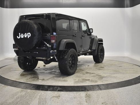 Used 2013 Jeep Wrangler Unlimited Sahara image 10