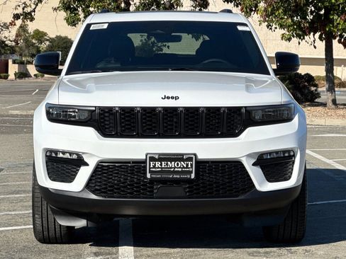 New 2025 Jeep Grand Cherokee Limited w/ Black Appearance Package AWD/4WD image 8