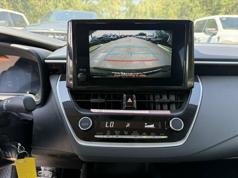 Used 2026 Toyota Corolla LE FWD image 6