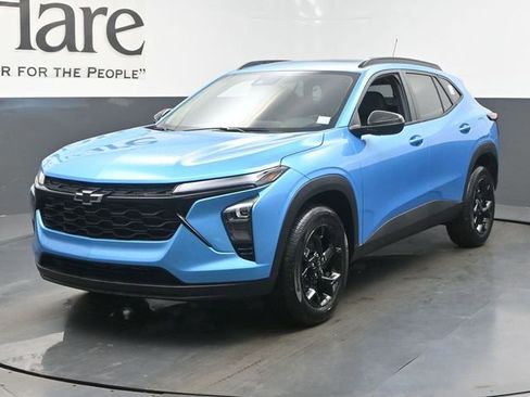 New 2026 Chevrolet Trax LT w/ Sunroof Package FWD image 12