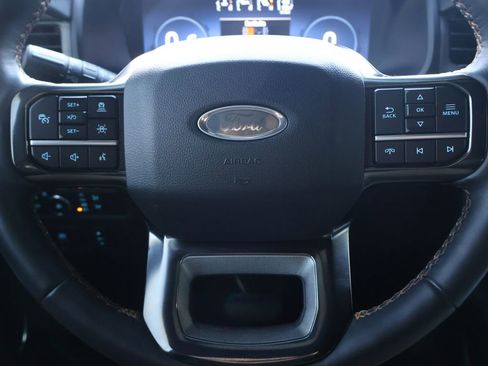 Used 2024 Ford Expedition Platinum image 13