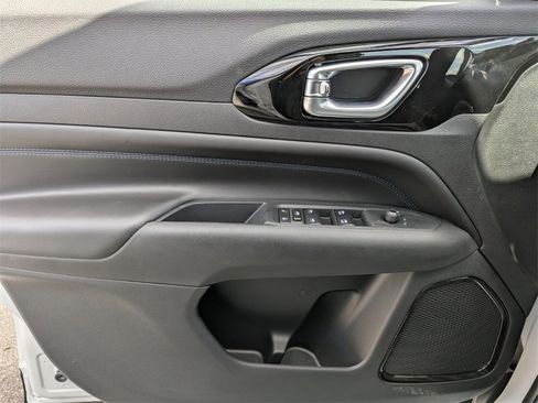 New 2026 Jeep Compass Limited image 14