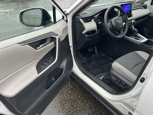 Certified 2025 Toyota RAV4 XLE w/ Convenience Package image 9