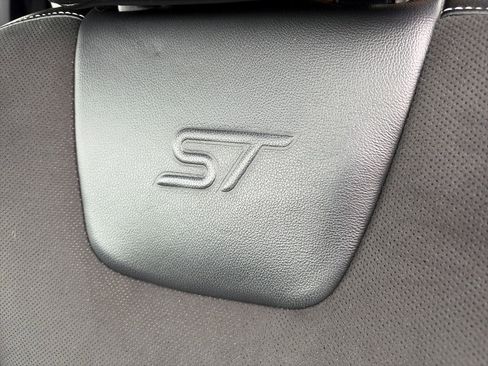 Used 2019 Ford Edge ST w/ Convenience Package image 27