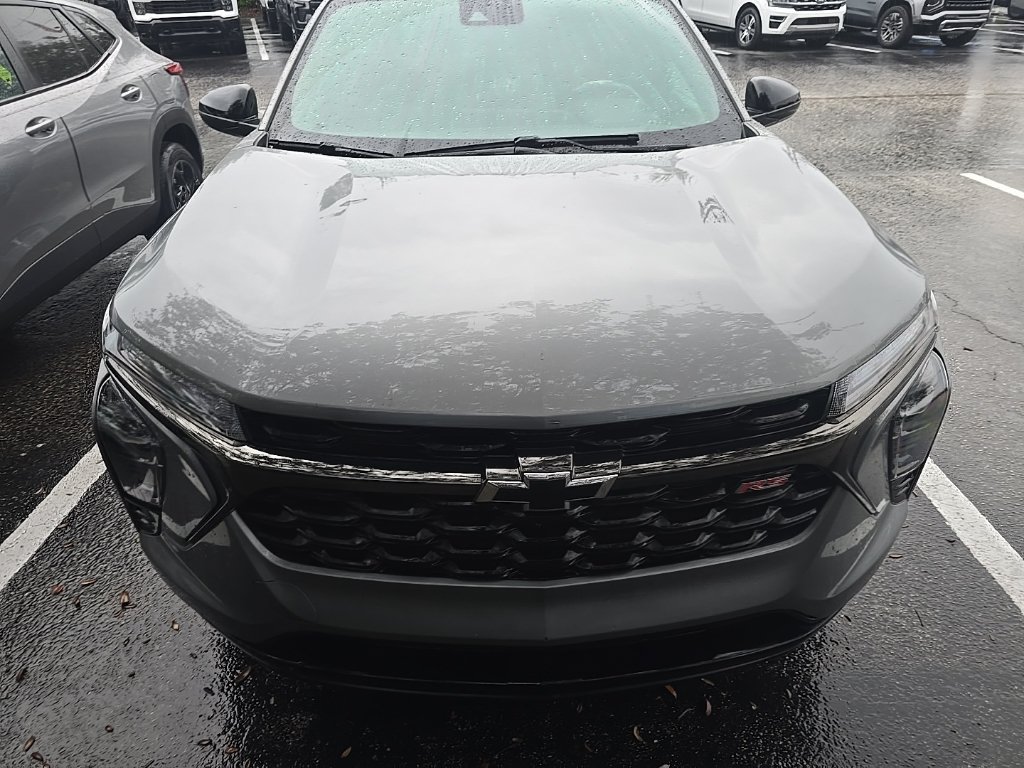 Certified 2024 Chevrolet Trax RS FWD image 2