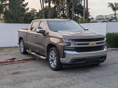 Used 2019 Chevrolet Silverado 1500 LT w/ All-Star Edition image 2