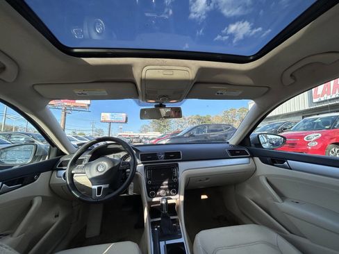 Used 2012 Volkswagen Passat 2.5 SE image 4