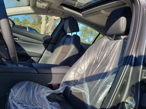 New 2026 MAZDA MAZDA3 2.5 Turbo Sedan w/Premium Plus image 13