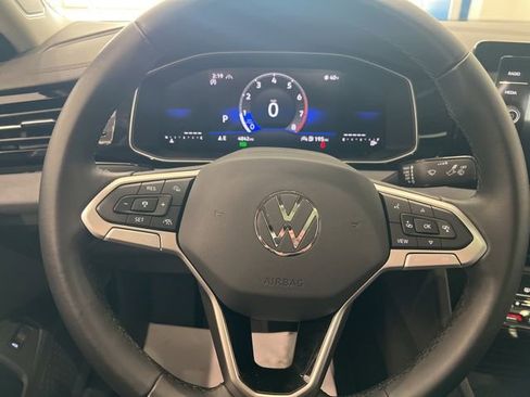 Used 2025 Volkswagen Jetta SE w/ Sunroof Package FWD image 24