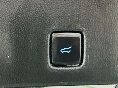 Used 2023 Ford Escape ST-Line image 30