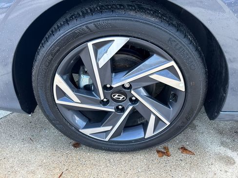 Used 2025 Hyundai Elantra SEL w/ Cargo Package image 11