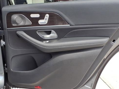 Used 2022 Mercedes-Benz GLS 580 4MATIC image 12