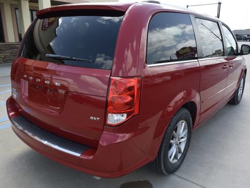 Used 2015 Dodge Grand Caravan SXT image 5