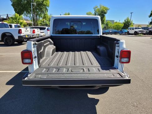 New 2026 Jeep Gladiator Sport AWD/4WD image 17