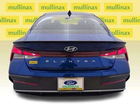 Used 2025 Hyundai Elantra Sport FWD image 29