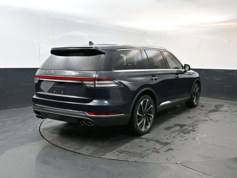Used 2021 Lincoln Aviator Reserve w/ Equipment Group 202A AWD/4WD image 5