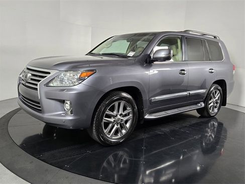 Used 2015 Lexus LX 570 4WD image 2