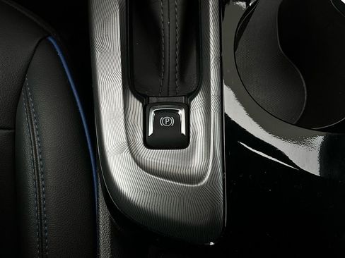 Used 2025 Buick Envista Sport Touring image 21