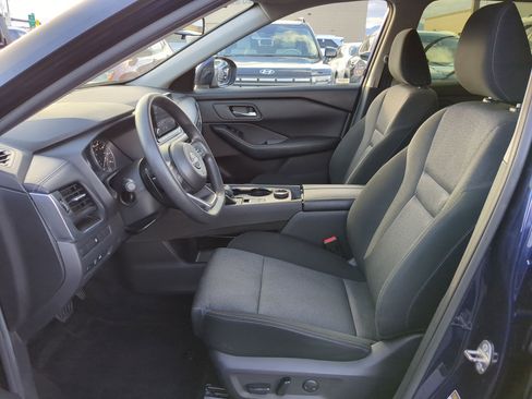 Used 2024 Nissan Rogue SV image 26