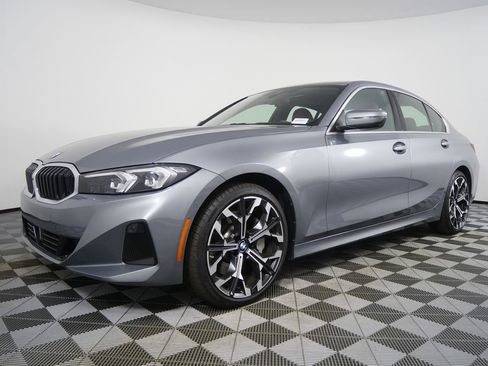 Certified 2025 BMW 330i Sedan image 8