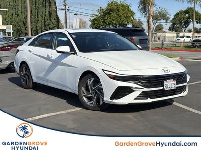 Certified 2025 Hyundai Elantra SEL w/ Cargo Package