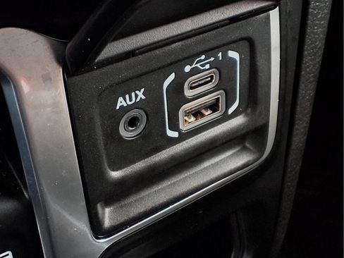 Used 2025 Jeep Wrangler Sport AWD/4WD image 23