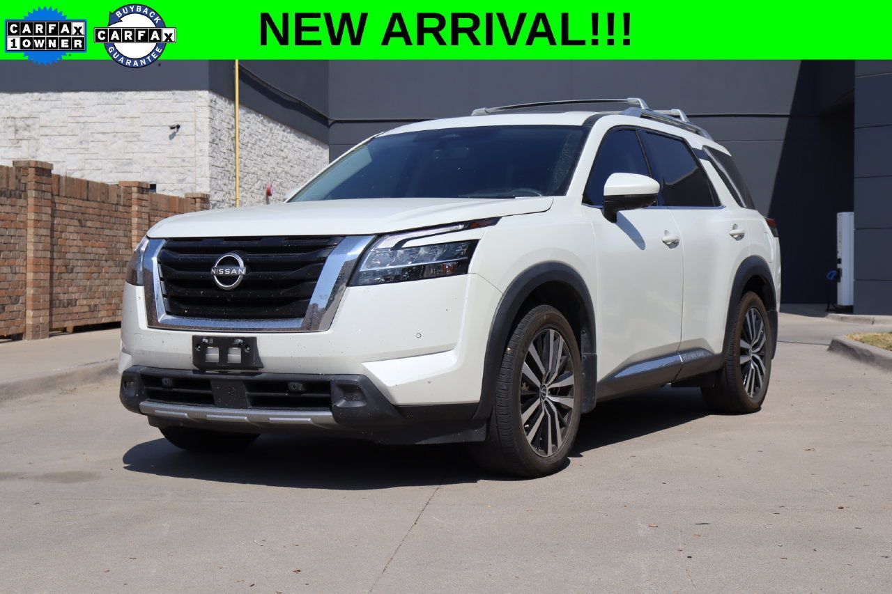 Used 2024 Nissan Pathfinder Platinum w/ Cargo Package FWD image 1