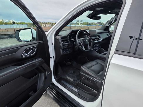 Used 2024 Chevrolet Tahoe RST w/ Luxury Package AWD/4WD image 19