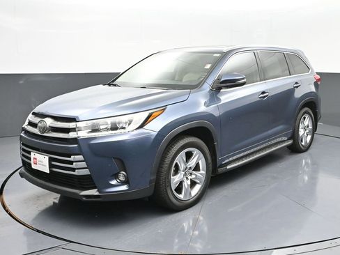 Certified 2019 Toyota Highlander Limited Platinum image 1