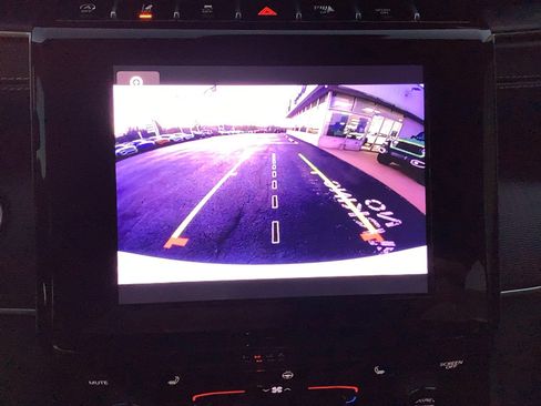 Certified 2025 Jeep Grand Cherokee Altitude image 15