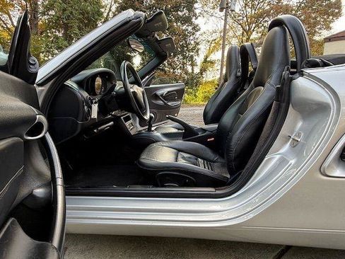 Used 2001 Porsche Boxster RWD image 8