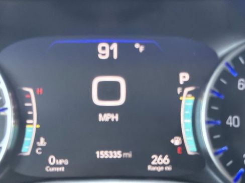 Used 2021 Chrysler Pacifica Touring-L FWD image 22